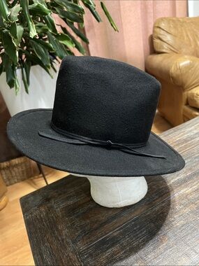 Black Wool Felt Wide-Brim Fedora with Slim Band Made in USA